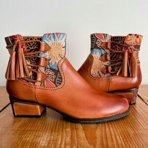 L’Artiste Brown Leather Ankle Boots Floral Tapestry Tassel Zipper Size 40 / US 9